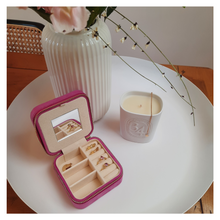 Lade das Bild in den Galerie-Viewer, Schmuckkästchen, Schmuckaufbewahrung, Travelcase - col. pink orchid - Anwendungsbeispiel